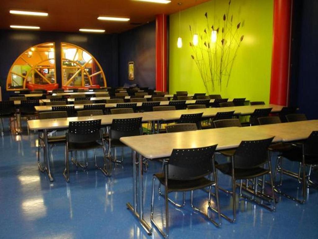Humber College Lakeshore Campus Residence Торонто Екстериор снимка