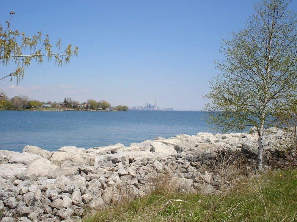 Humber College Lakeshore Campus Residence Торонто Екстериор снимка