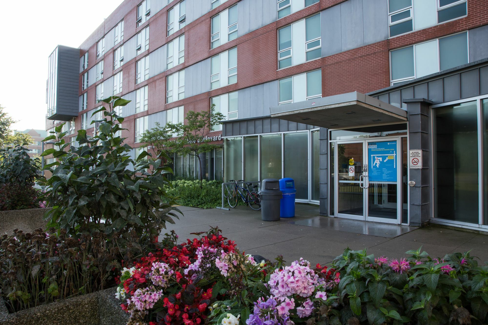 Humber College Lakeshore Campus Residence Торонто Екстериор снимка